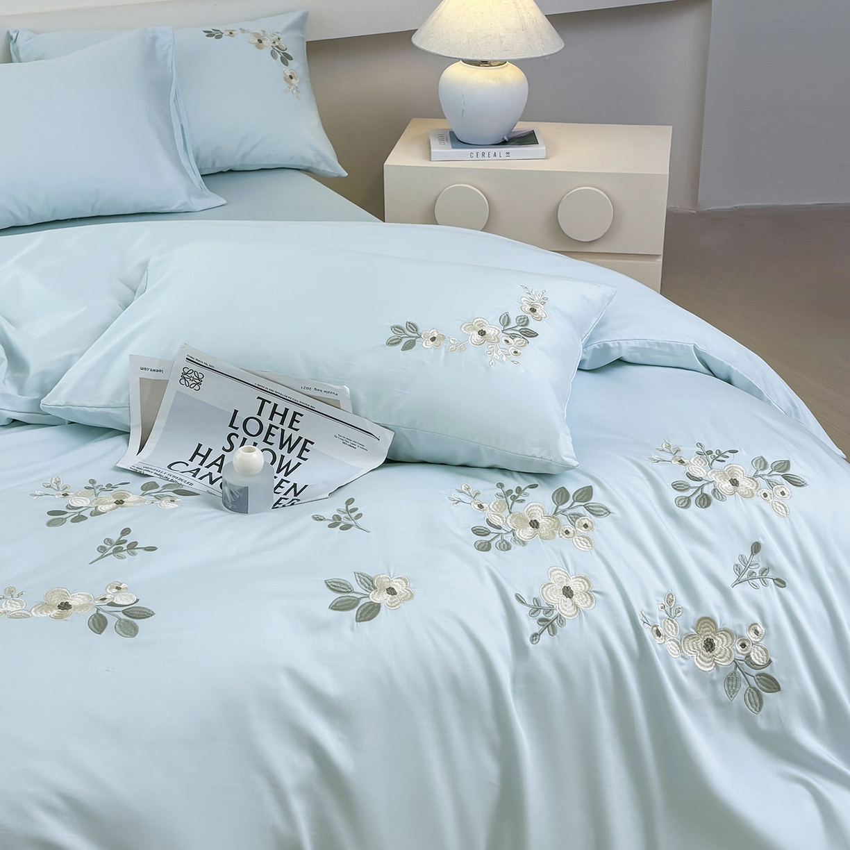 91家纺网 家纺一手货源 找家纺 合欢（原天一阁） 2026春夏新款50s双股长绒棉100支刺绣全棉纯棉四件套礼盒装 清欢-水军蓝