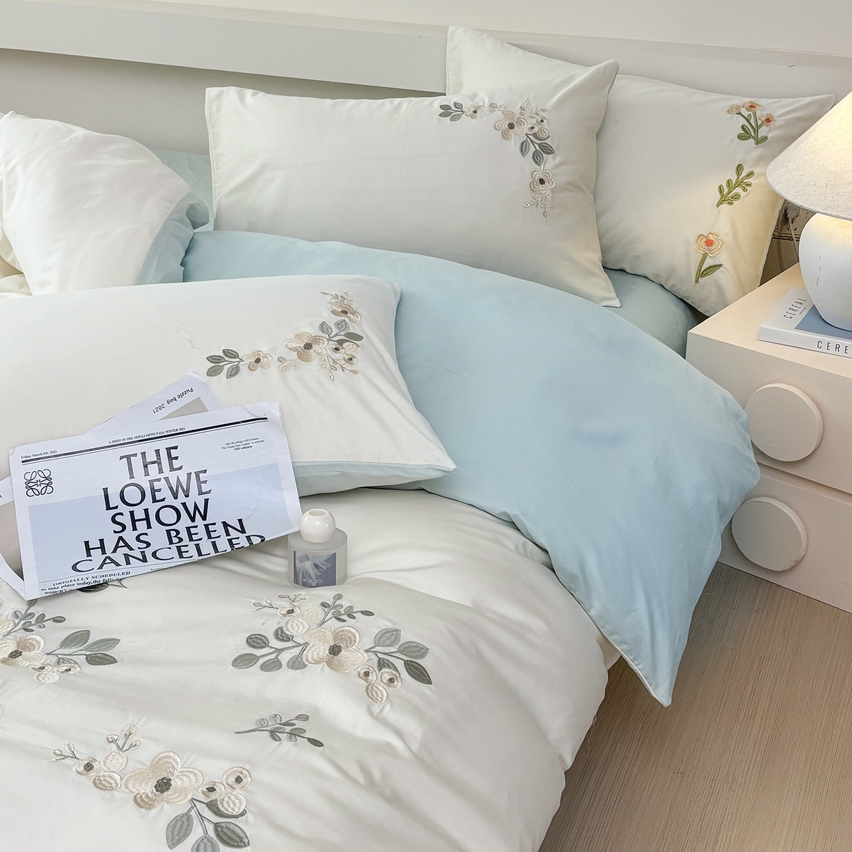 91家纺网 家纺一手货源 找家纺 合欢（原天一阁） 2026春夏新款50s双股长绒棉100支刺绣全棉纯棉四件套礼盒装 清欢-流苏白+蓝