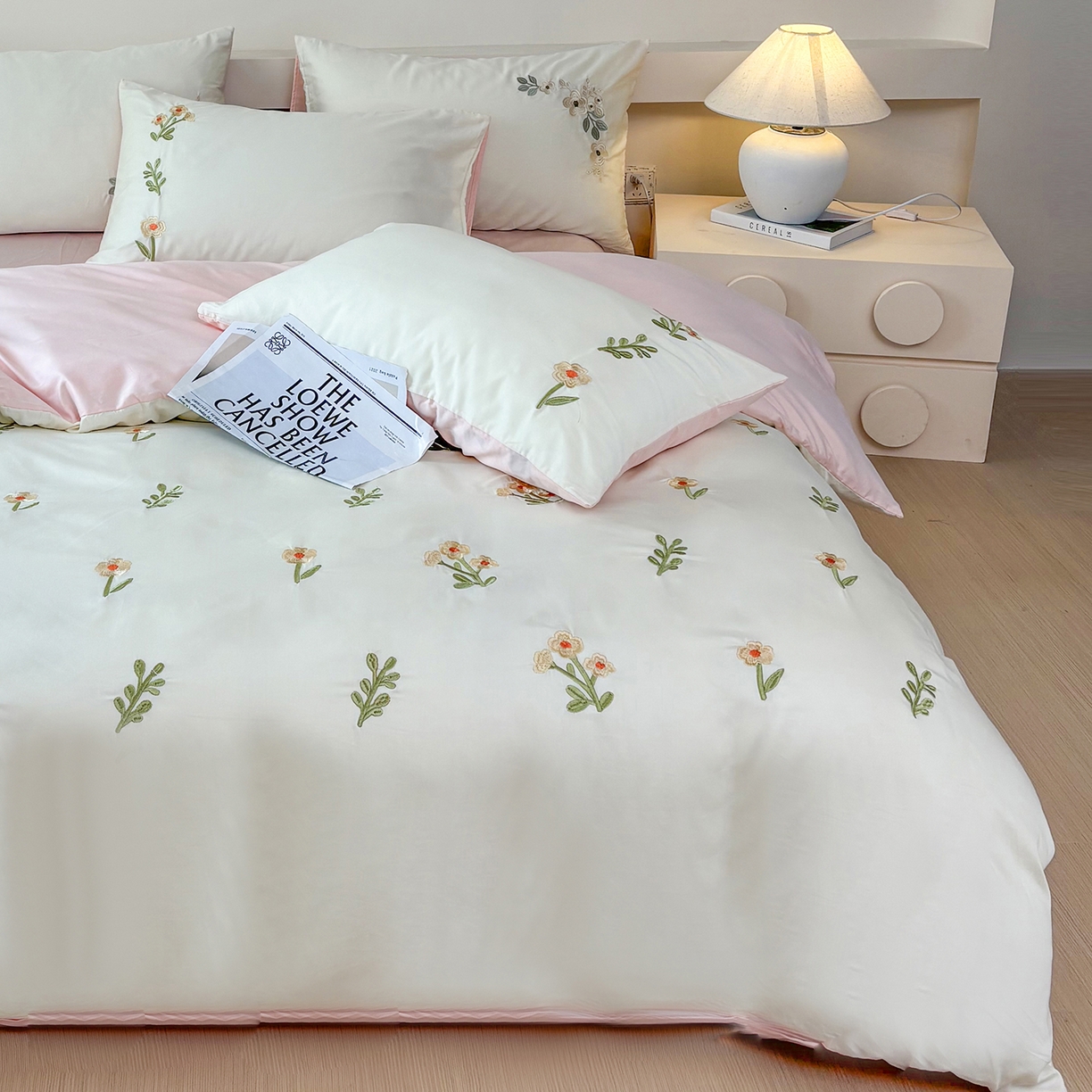 合欢（原天一阁） 2026春夏新款50s双股长绒棉100支刺绣全棉纯棉四件套礼盒装 花颜-奶白+粉