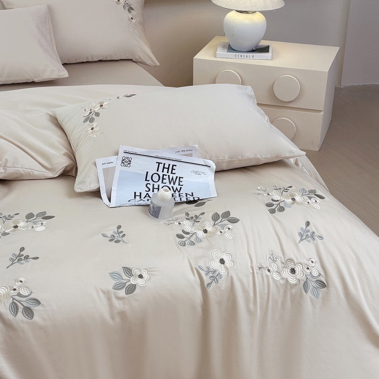 91家纺网 家纺一手货源 找家纺 合欢（原天一阁） 2026春夏新款50s双股长绒棉100支刺绣全棉纯棉四件套礼盒装 清欢-香槟金