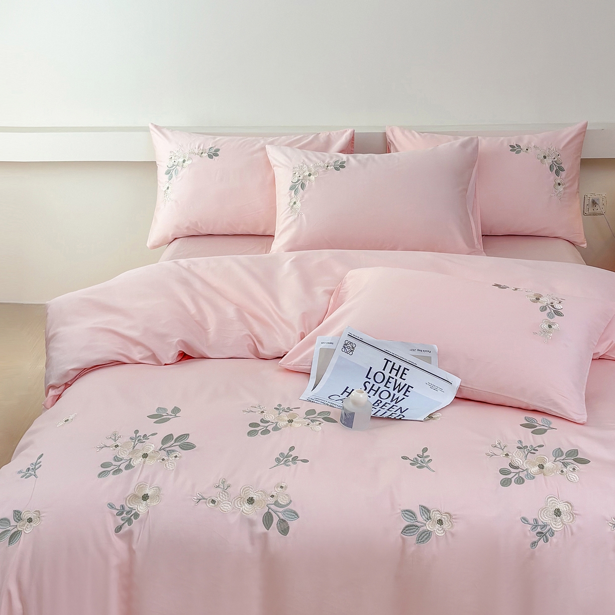 91家纺网 家纺一手货源 找家纺 合欢（原天一阁） 2026春夏新款50s双股长绒棉100支刺绣全棉纯棉四件套礼盒装 清欢-暖心粉