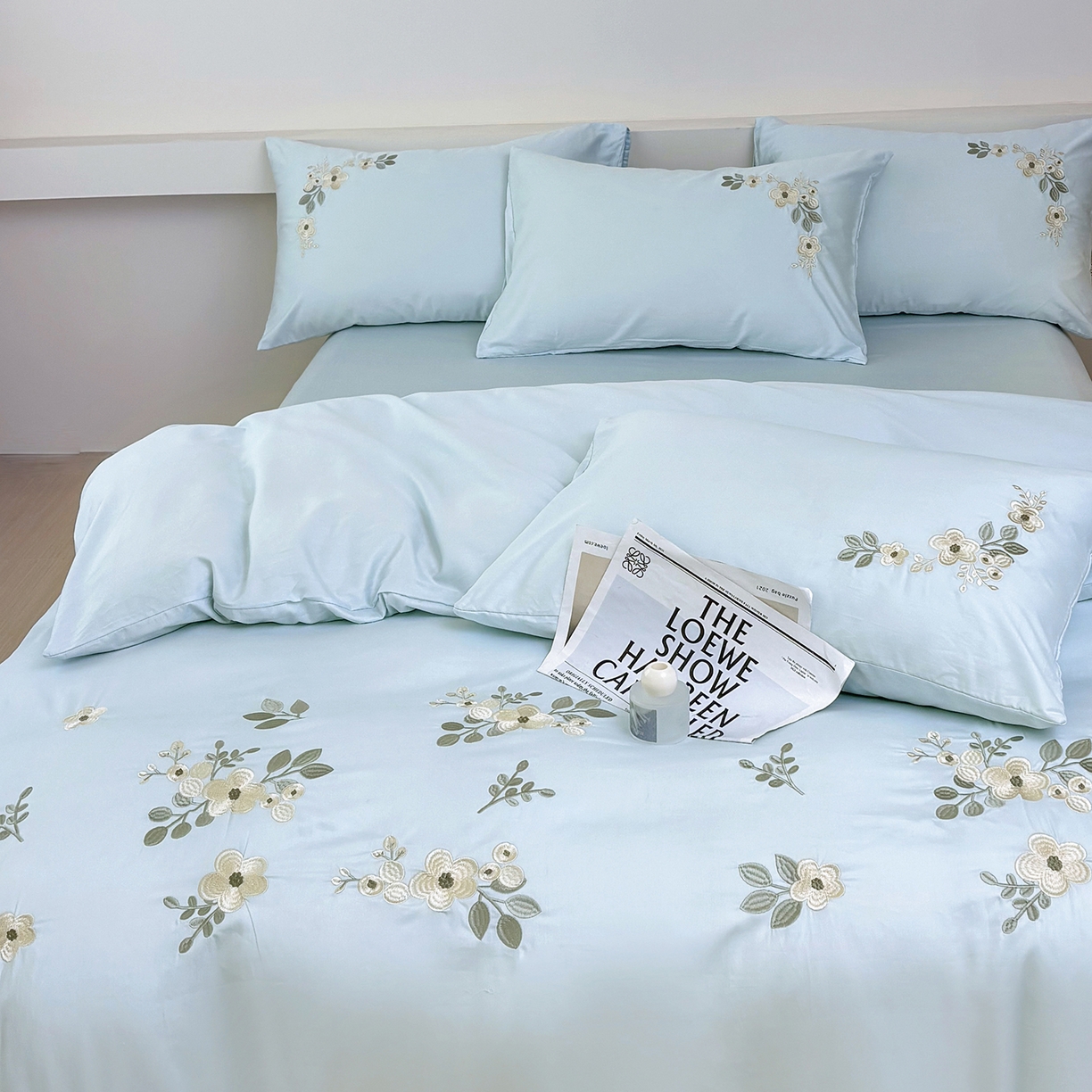 91家纺网 家纺一手货源 找家纺 合欢（原天一阁） 2026春夏新款50s双股长绒棉100支刺绣全棉纯棉四件套礼盒装 清欢-水军蓝