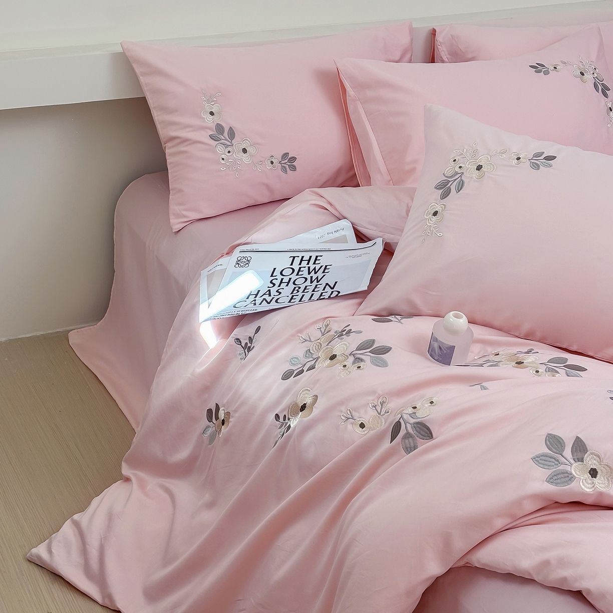 91家纺网 家纺一手货源 找家纺 合欢（原天一阁） 2026春夏新款50s双股长绒棉100支刺绣全棉纯棉四件套礼盒装 清欢-暖心粉