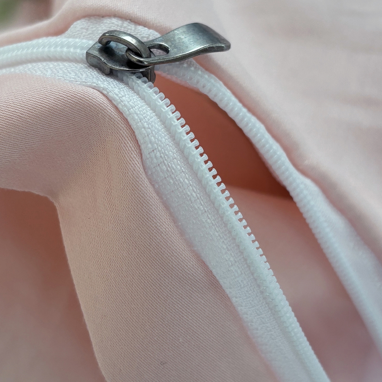 91家纺网 家纺一手货源 找家纺 合欢（原天一阁） 2026春夏新款50s双股长绒棉100支刺绣全棉纯棉四件套礼盒装 花颜-暖心粉