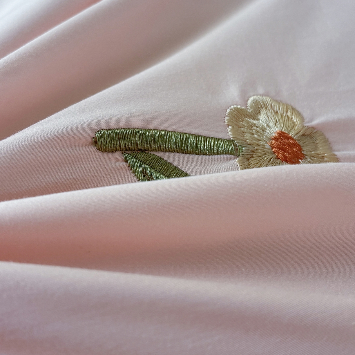 91家纺网 家纺一手货源 找家纺 合欢（原天一阁） 2026春夏新款50s双股长绒棉100支刺绣全棉纯棉四件套礼盒装 花颜-暖心粉