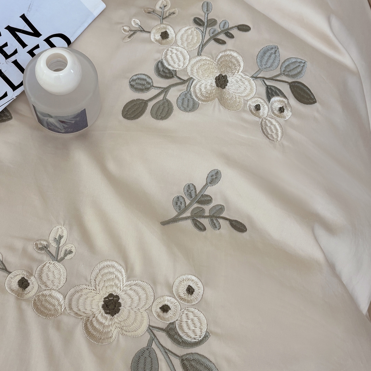 91家纺网 家纺一手货源 找家纺 合欢（原天一阁） 2026春夏新款50s双股长绒棉100支刺绣全棉纯棉四件套礼盒装 清欢-香槟金