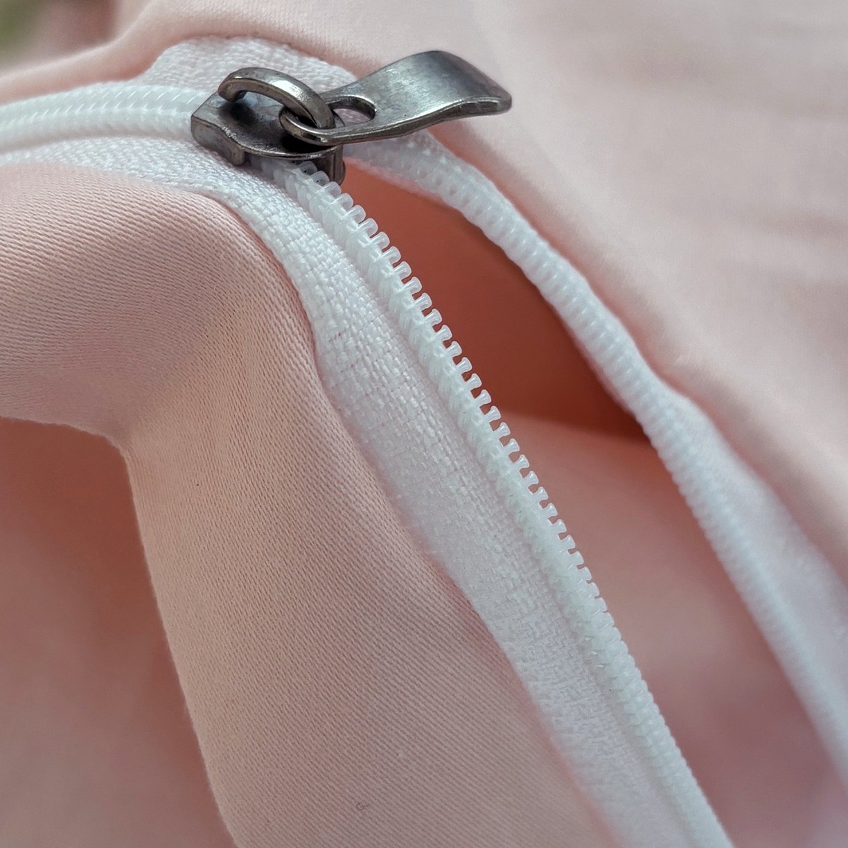 91家纺网 家纺一手货源 找家纺 合欢（原天一阁） 2026春夏新款50s双股长绒棉100支刺绣全棉纯棉四件套礼盒装 清欢-暖心粉