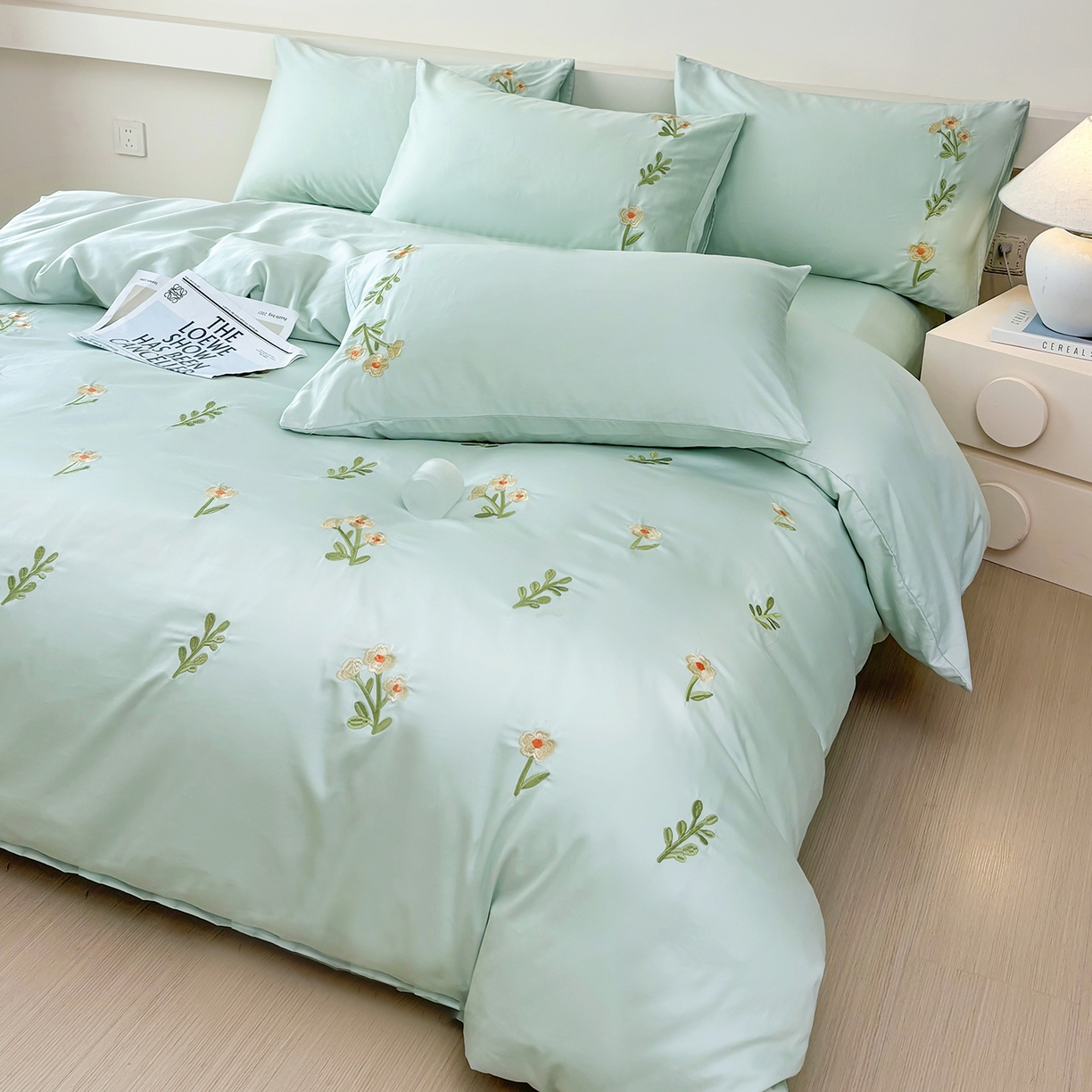 91家纺网 家纺一手货源 找家纺 合欢（原天一阁） 2026春夏新款50s双股长绒棉100支刺绣全棉纯棉四件套礼盒装 花颜-青柠绿