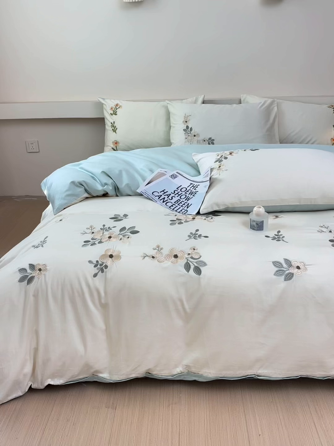 91家纺网 家纺一手货源 找家纺 合欢（原天一阁） 2026春夏新款50s双股长绒棉100支刺绣全棉纯棉四件套礼盒装 清欢-流苏白+蓝
