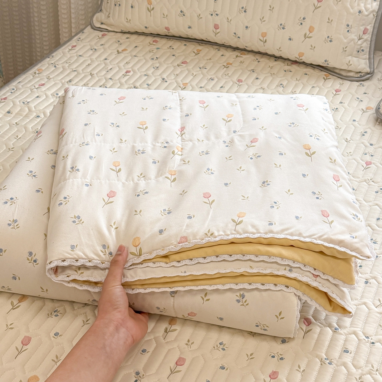 91家纺网 家纺一手货源 找家纺 慕尚家纺 2026新款乳胶凉席夏被空调被夏凉被套装组合 小仙朵儿