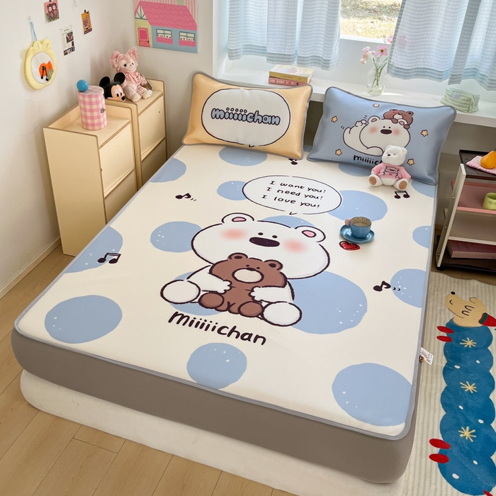91家纺网 家纺一手货源 找家纺 桃子家居 2026新款正版授权miiiiichan大版数码印花1200D凉席三件套平铺床笠 冰感席miiiiichan-蓝色波点熊