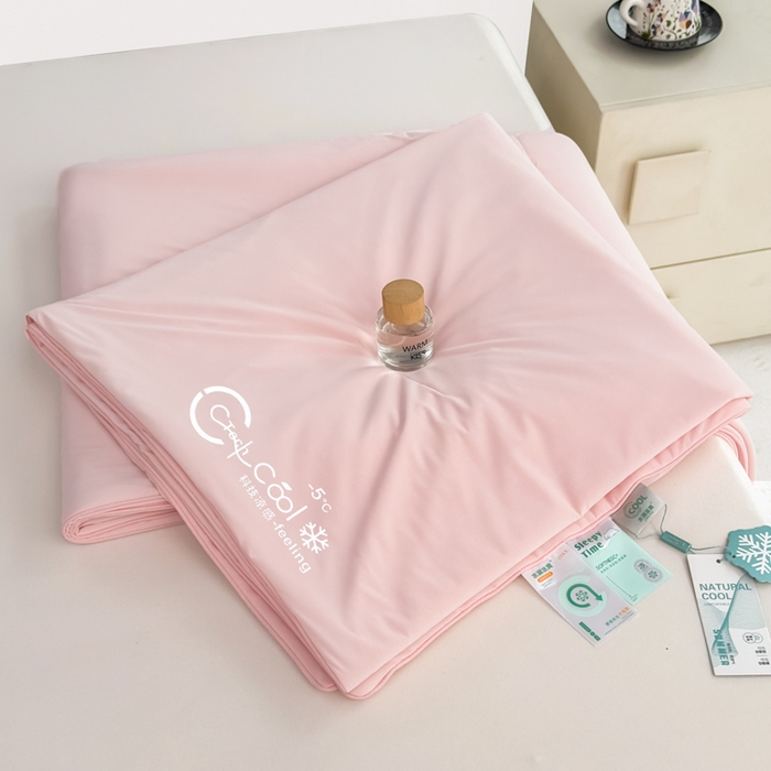 91家纺网 家纺一手货源 找家纺 蓝雀翎 2026新款凉感丝抗菌夏被 桔雾粉