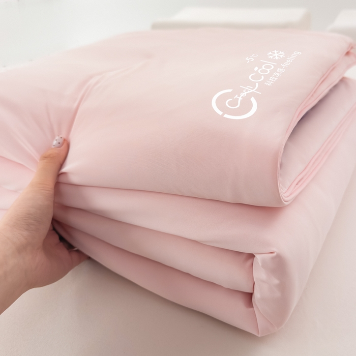 91家纺网 家纺一手货源 找家纺 蓝雀翎 2026新款凉感丝抗菌夏被 桔雾粉