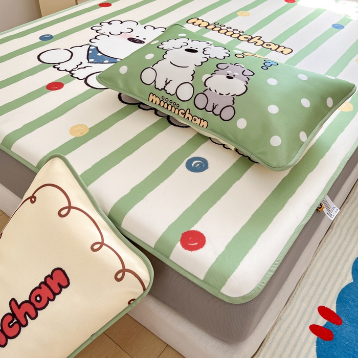 91家纺网 家纺一手货源 找家纺 桃子家居 2026新款正版授权miiiiichan大版数码印花1200D凉席三件套平铺床笠 冰感席miiiiichan-绿彩色波点狗