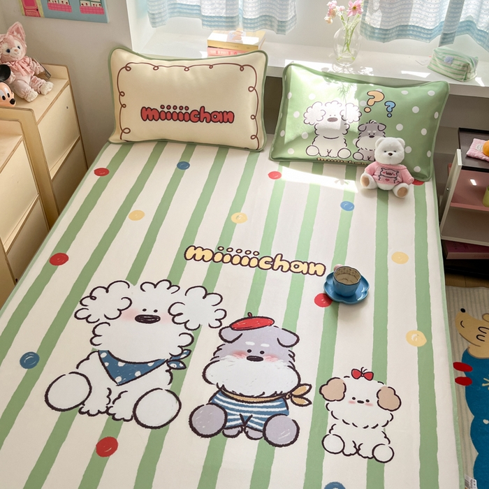 91家纺网 家纺一手货源 找家纺 桃子家居 2026新款正版授权miiiiichan大版数码印花1200D凉席三件套平铺床笠 冰感席miiiiichan-绿彩色波点狗