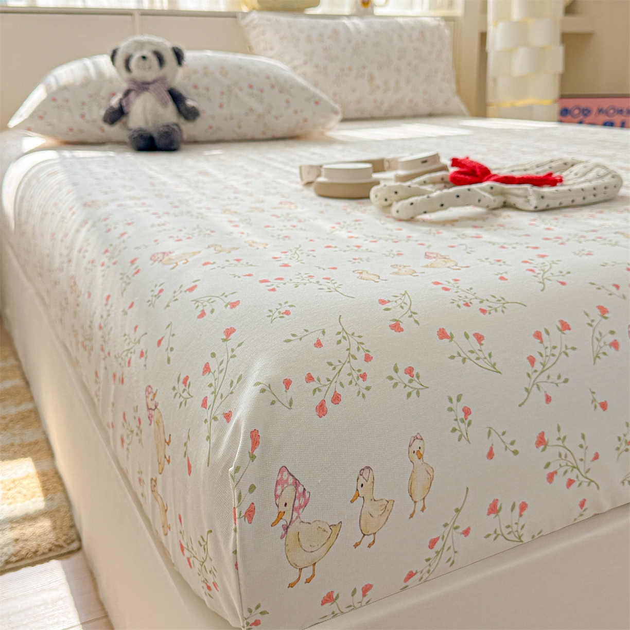 91家纺网 家纺一手货源 找家纺 名兮家居 2026春夏新款A类全棉纯棉老粗布床笠 床笠单件 鸭鸭春游