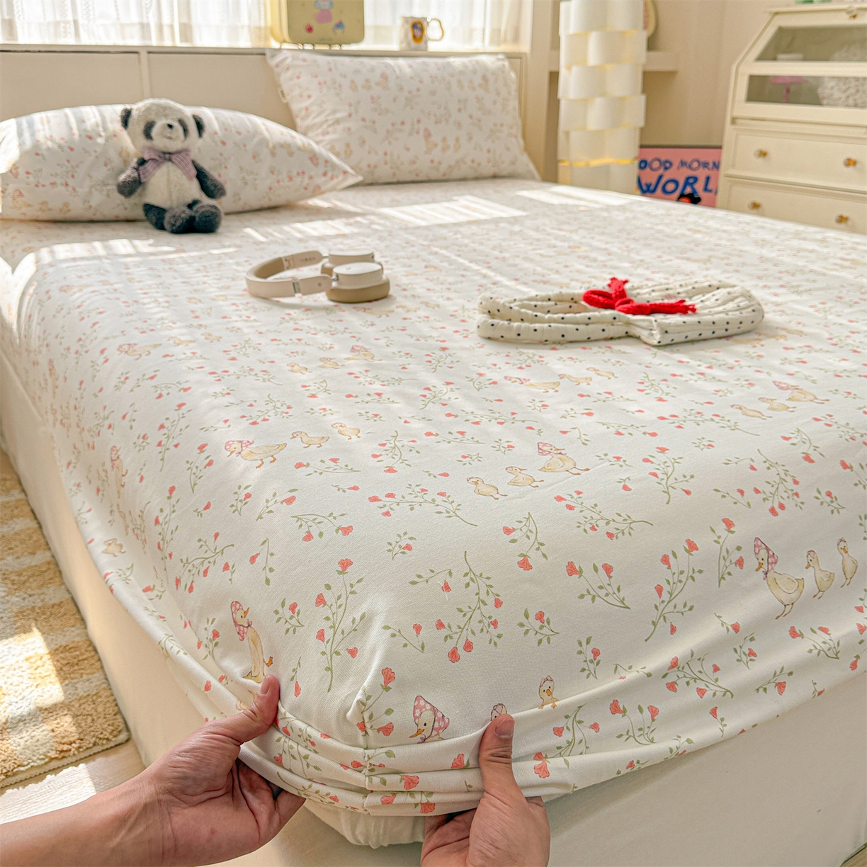 91家纺网 家纺一手货源 找家纺 名兮家居 2026春夏新款A类全棉纯棉老粗布床笠 床笠单件 鸭鸭春游