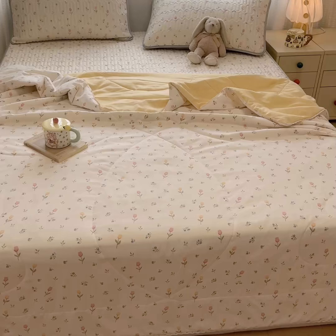 91家纺网 家纺一手货源 找家纺 慕尚家纺 2026新款乳胶凉席夏被空调被夏凉被套装组合 小仙朵儿