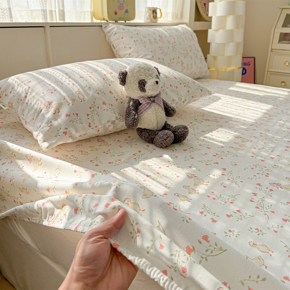 91家纺网 家纺一手货源 找家纺 名兮家居 2026春夏新款A类全棉纯棉老粗布床笠 床笠单件 鸭鸭春游