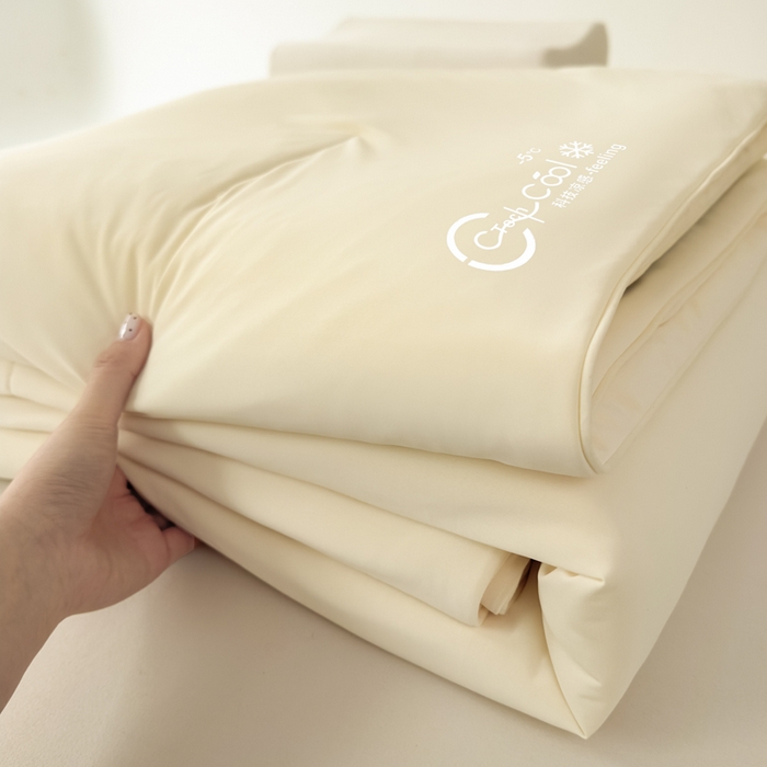 91家纺网 家纺一手货源 找家纺 蓝雀翎 2026新款凉感丝抗菌夏被 朦胧黄