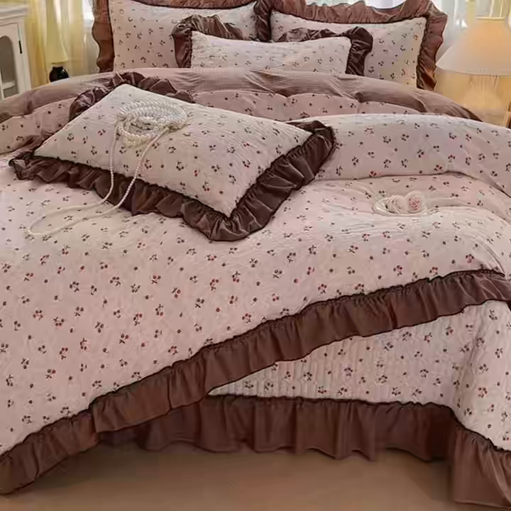 91家纺网 家纺一手货源 找家纺 妮恒美 2026新款法式床盖款四件套 小樱桃