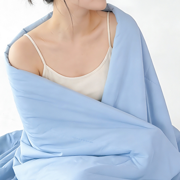 91家纺网 家纺一手货源 找家纺 蓝雀翎 2026新款凉感丝抗菌夏被 天空蓝