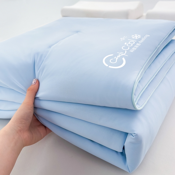 91家纺网 家纺一手货源 找家纺 蓝雀翎 2026新款凉感丝抗菌夏被 天空蓝