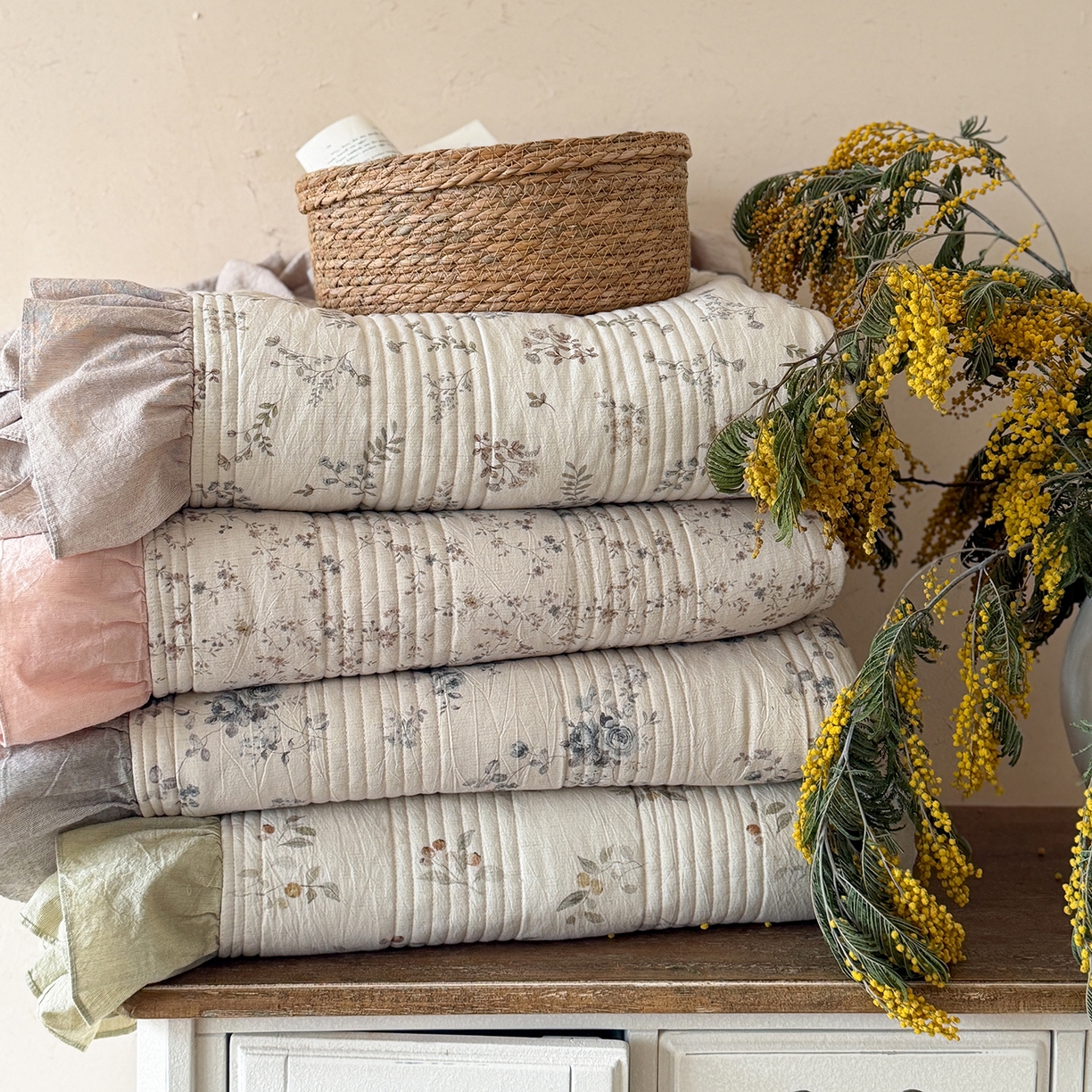 91家纺网 家纺一手货源 找家纺 漫调家纺 2026春夏新品双面棉麻法式荷叶边高温水洗夏被可配夏被四件套床单床盖四件套 组合