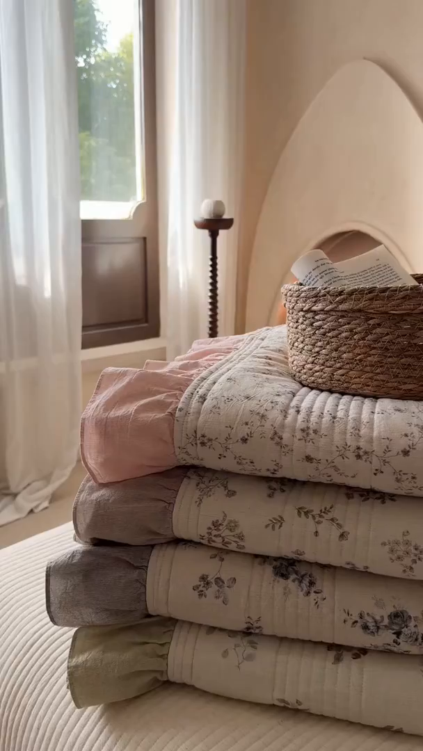 91家纺网 家纺一手货源 找家纺 漫调家纺 2026春夏新品双面棉麻法式荷叶边高温水洗夏被可配夏被四件套床单床盖四件套 组合