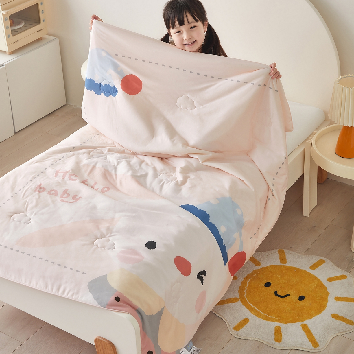 91家纺网 家纺一手货源 找家纺 （总）荷马之梦 2026新款凉凉萌宠—原创卡通针织凉感山茶蚕丝儿童双感夏被夏凉被空调被