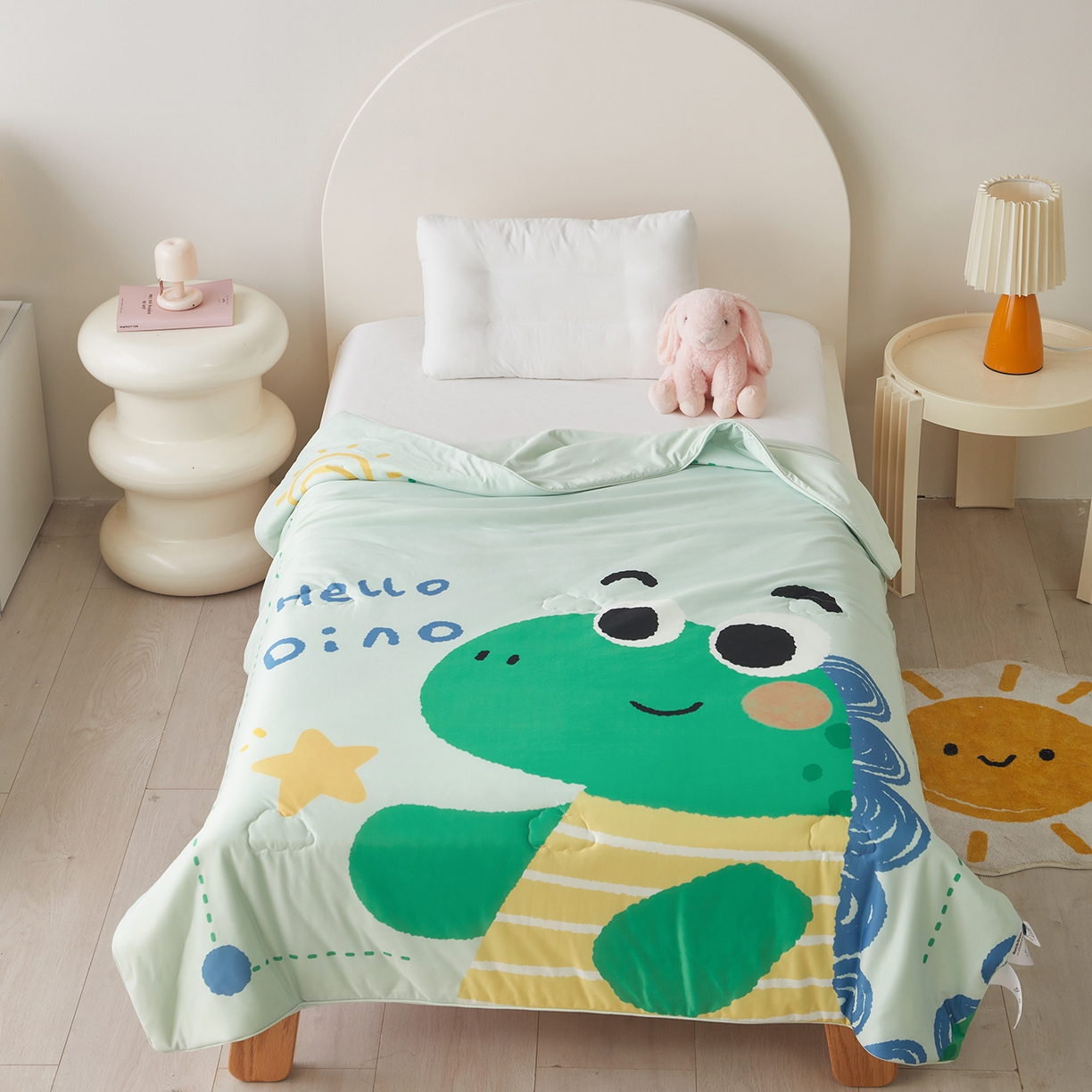 91家纺网 家纺一手货源 找家纺 荷马之梦 2026新款凉凉萌宠—原创卡通针织凉感山茶蚕丝儿童双感夏被夏凉被空调被 恐龙哈尔