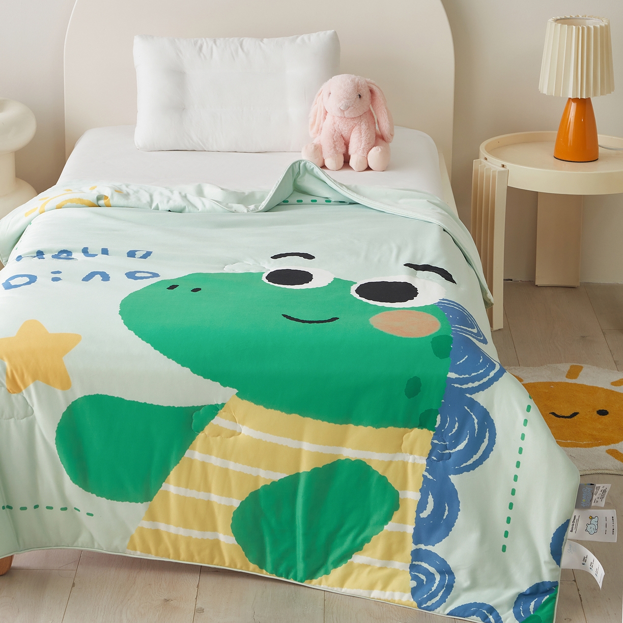 91家纺网 家纺一手货源 找家纺 荷马之梦 2026新款凉凉萌宠—原创卡通针织凉感山茶蚕丝儿童双感夏被夏凉被空调被 恐龙哈尔