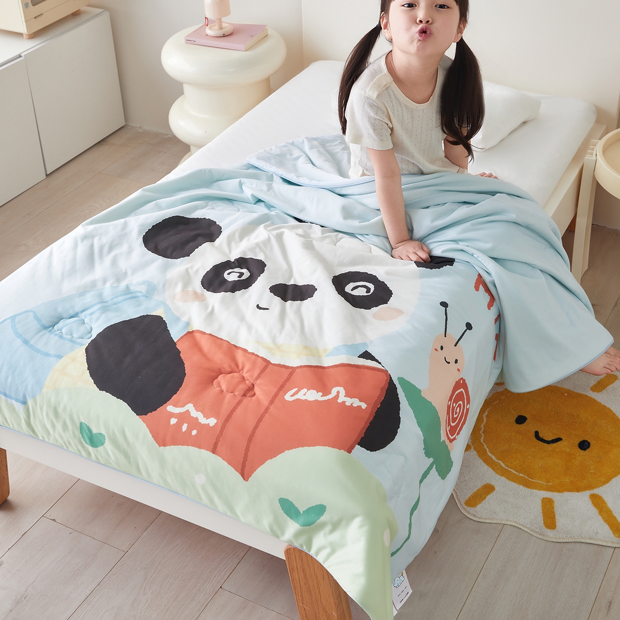 91家纺网 家纺一手货源 找家纺 荷马之梦 2026新款凉凉萌宠—原创卡通针织凉感山茶蚕丝儿童双感夏被夏凉被空调被 蜗牛熊猫