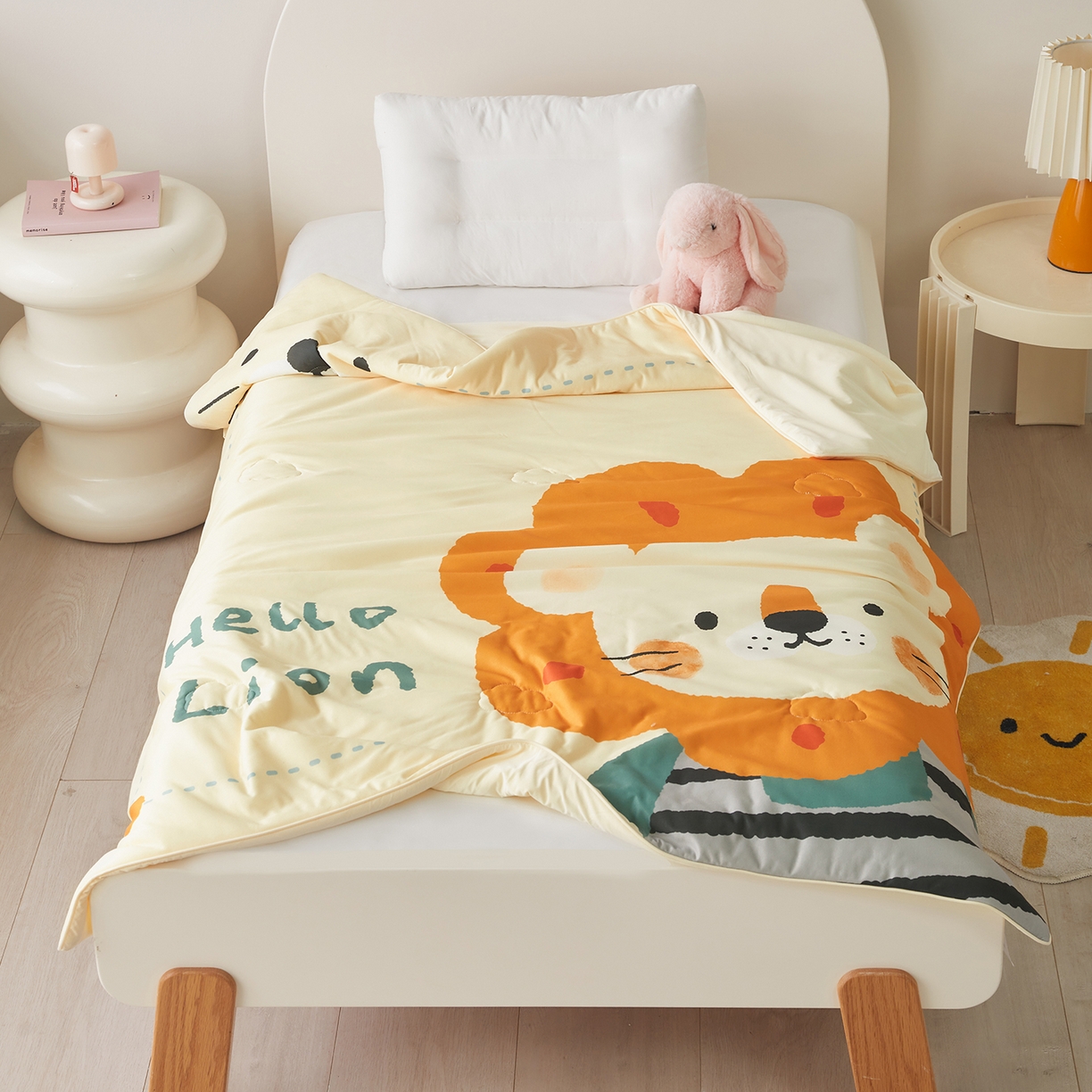 91家纺网 家纺一手货源 找家纺 荷马之梦 2026新款凉凉萌宠—原创卡通针织凉感山茶蚕丝儿童双感夏被夏凉被空调被 小狮子王