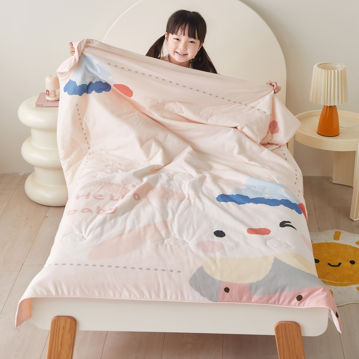 91家纺网 家纺一手货源 找家纺 荷马之梦 2026新款凉凉萌宠—原创卡通针织凉感山茶蚕丝儿童双感夏被夏凉被空调被 小兔贝贝