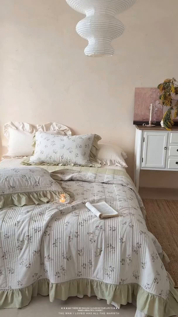 91家纺网 家纺一手货源 找家纺 （总）漫调家纺 2026春夏新品双面棉麻法式荷叶边高温水洗夏被可配夏被四件套床单床盖四件套（夏被四件套咨询微信）