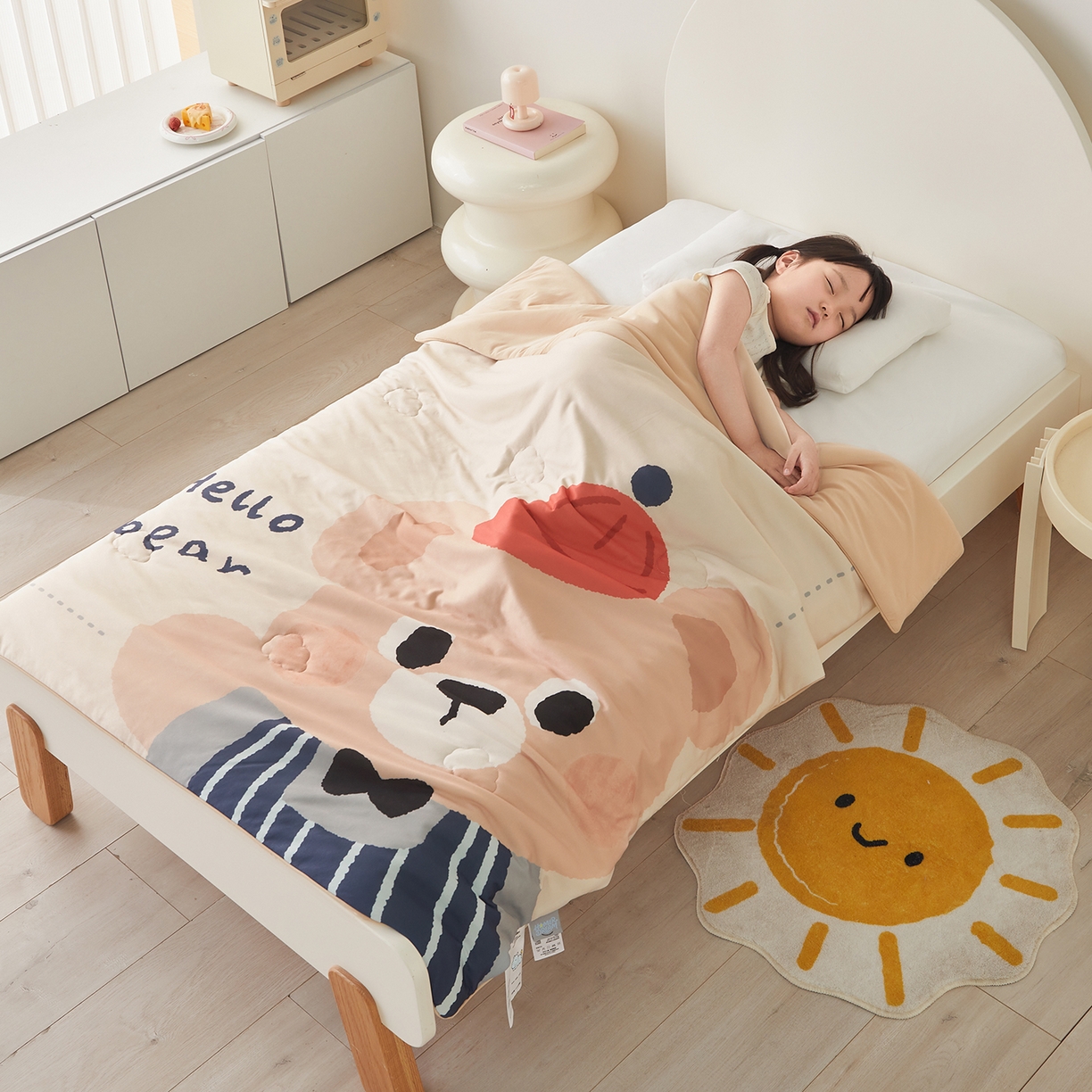 91家纺网 家纺一手货源 找家纺 荷马之梦 2026新款凉凉萌宠—原创卡通针织凉感山茶蚕丝儿童双感夏被夏凉被空调被 小熊卢卡