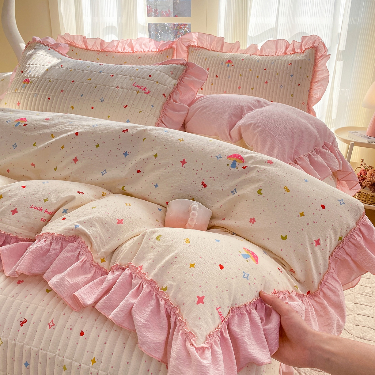 91家纺网 家纺一手货源 找家纺 眠势力 2026新款韩版双层纱花边被套云感皱皱纱被罩带花边 星梦甜心