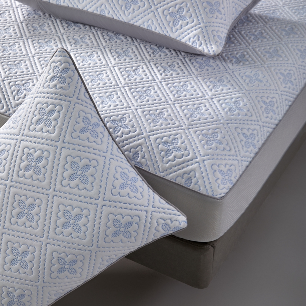 91家纺网 家纺一手货源 找家纺 （总）满座家居 2026新款乙纶高冰凉感高分子PE凉席床笠款冰丝席三件套