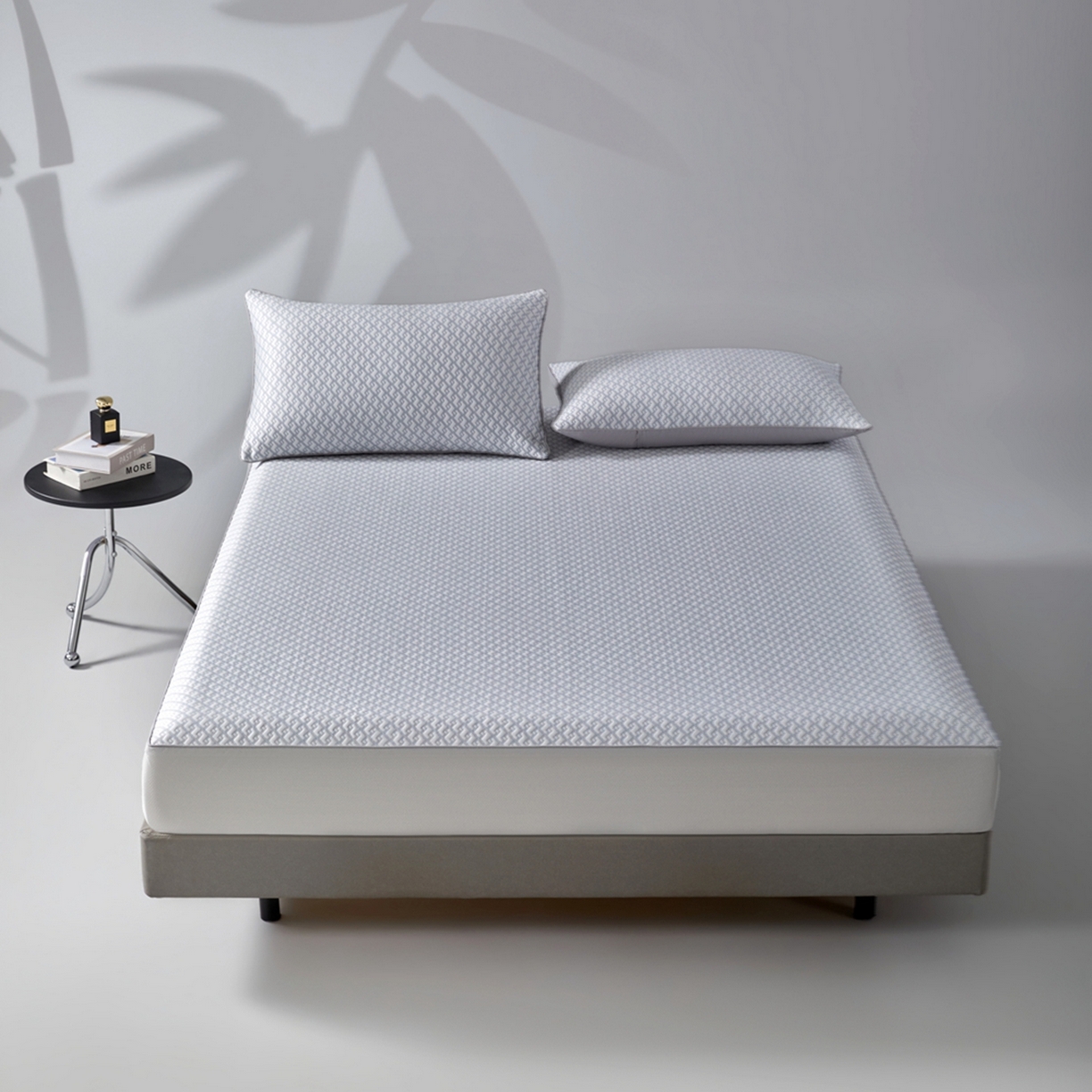 91家纺网 家纺一手货源 找家纺 满座家居 2026新款乙纶高冰凉感高分子PE凉席床笠款冰丝席三件套 简奢