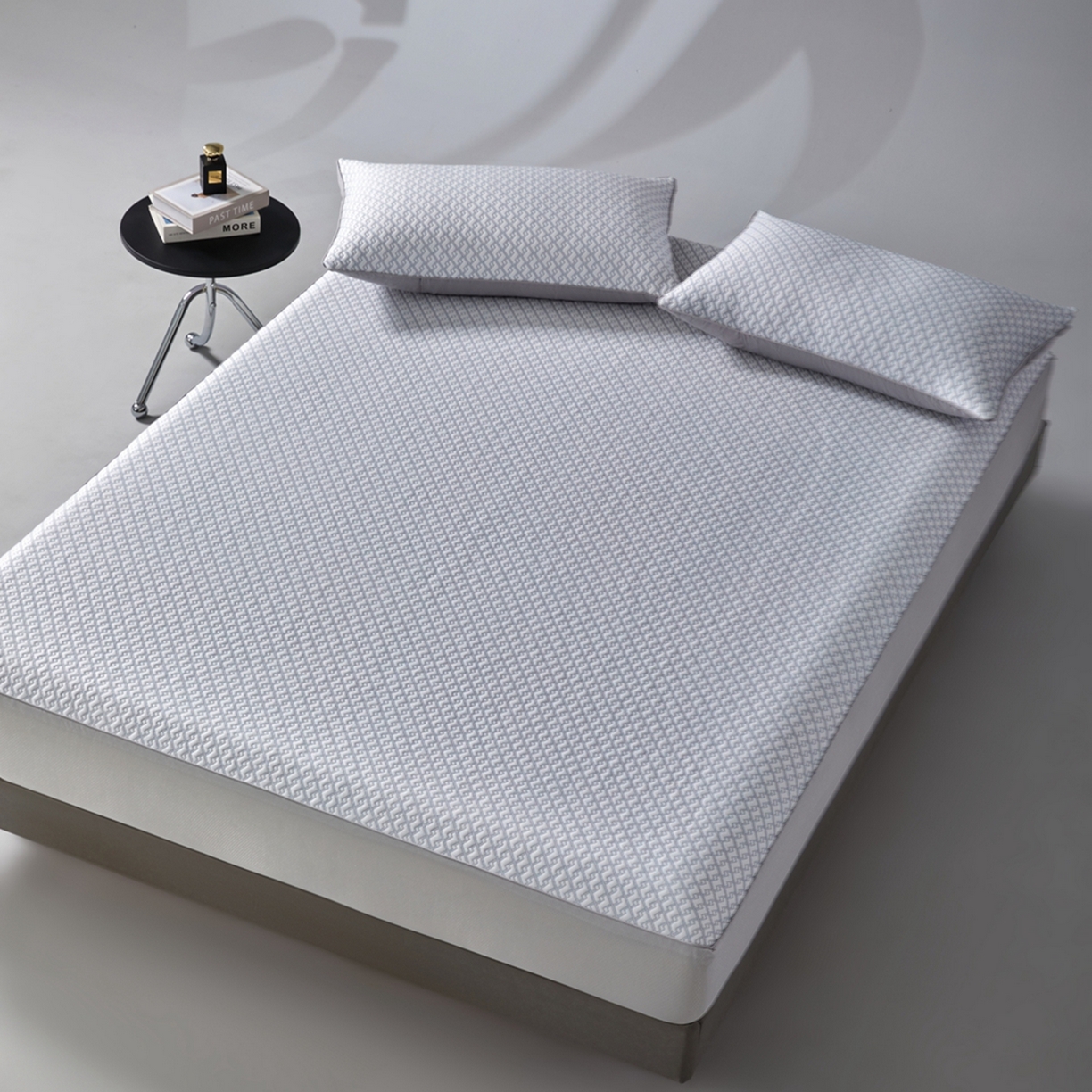 91家纺网 家纺一手货源 找家纺 满座家居 2026新款乙纶高冰凉感高分子PE凉席床笠款冰丝席三件套 简奢