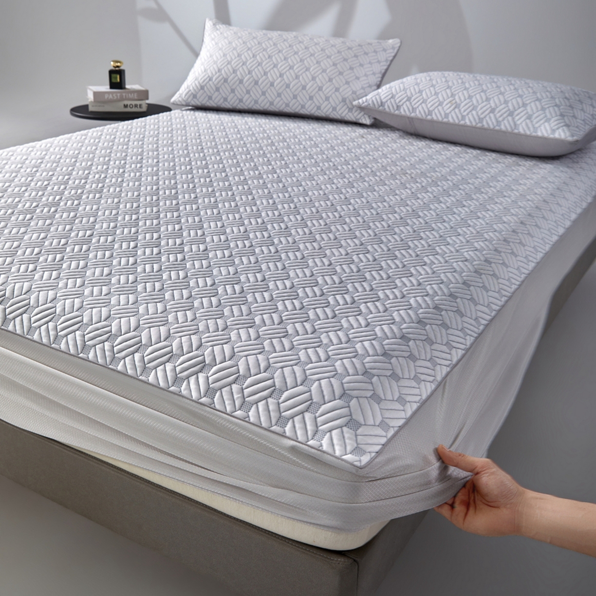 91家纺网 家纺一手货源 找家纺 满座家居 2026新款乙纶高冰凉感高分子PE凉席床笠款冰丝席三件套 清澜