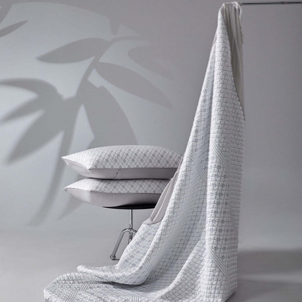 91家纺网 家纺一手货源 找家纺 满座家居 2026新款乙纶高冰凉感高分子PE凉席床笠款冰丝席三件套 铂雅