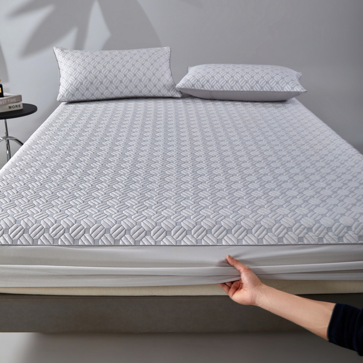 91家纺网 家纺一手货源 找家纺 满座家居 2026新款乙纶高冰凉感高分子PE凉席床笠款冰丝席三件套 清澜