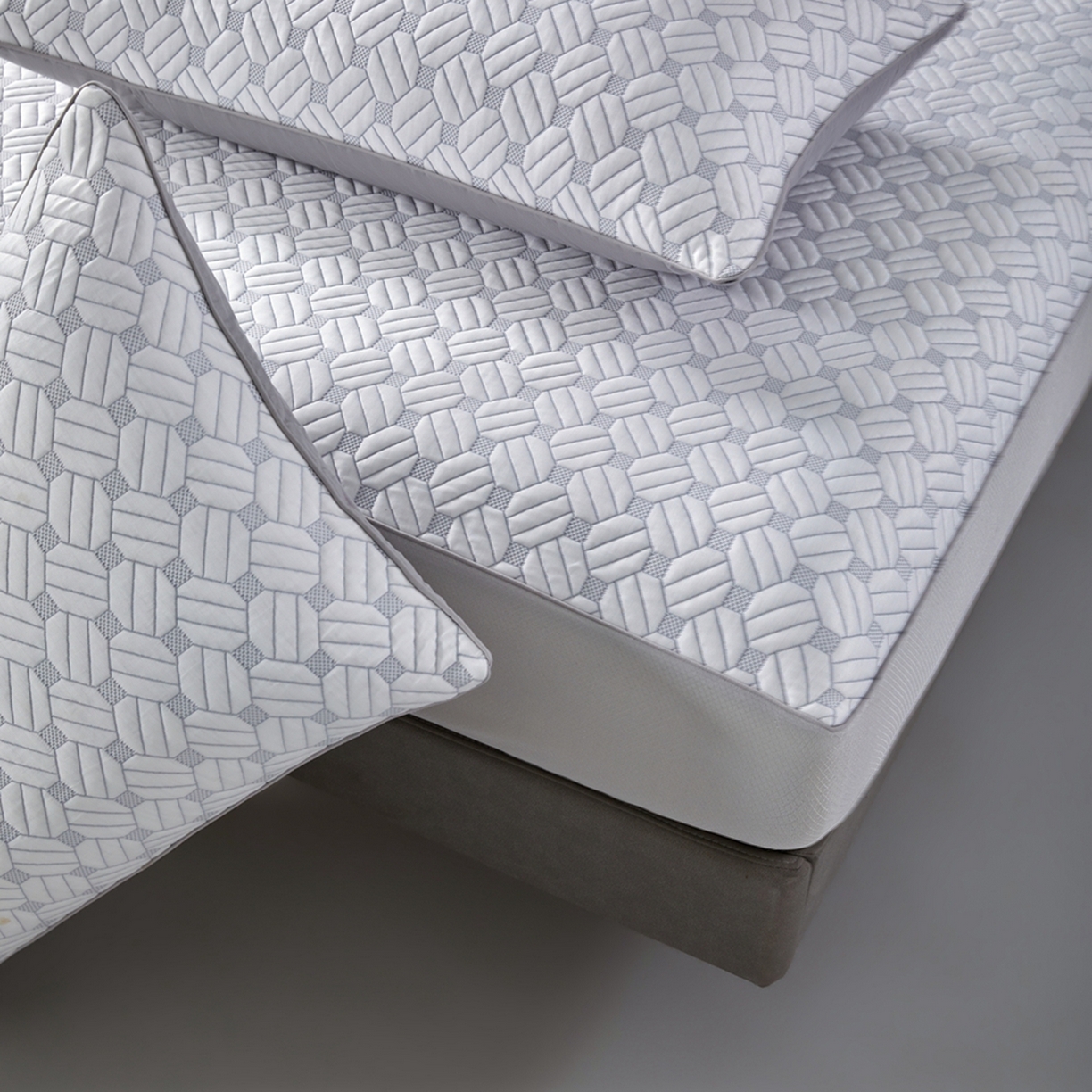 91家纺网 家纺一手货源 找家纺 满座家居 2026新款乙纶高冰凉感高分子PE凉席床笠款冰丝席三件套 清澜