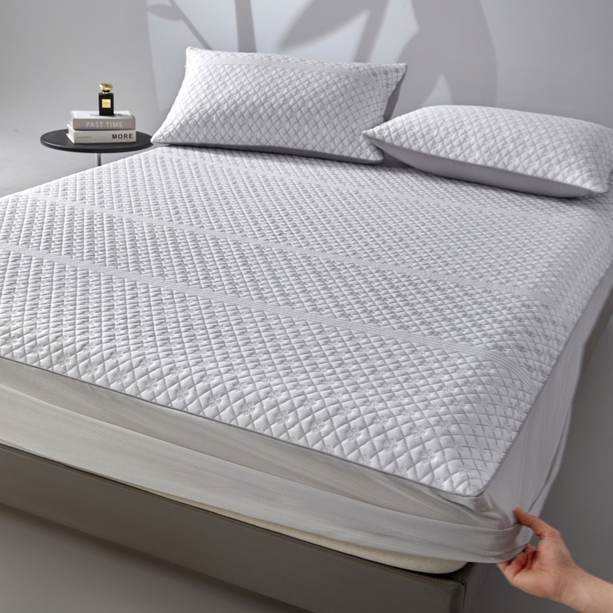 91家纺网 家纺一手货源 找家纺 满座家居 2026新款乙纶高冰凉感高分子PE凉席床笠款冰丝席三件套 铂雅