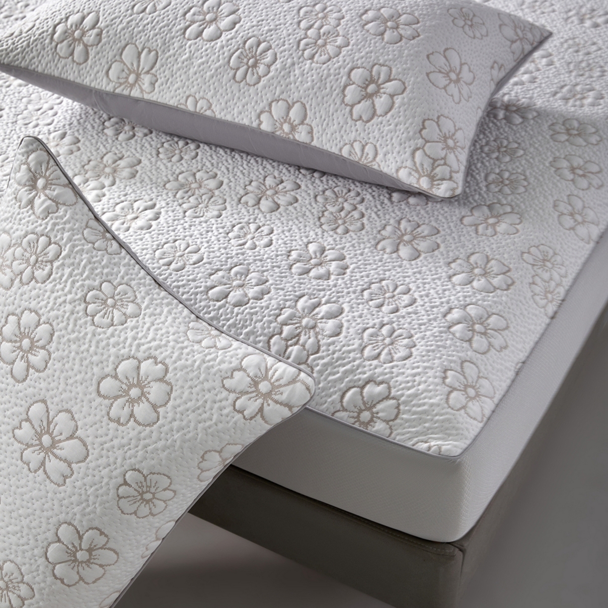 91家纺网 家纺一手货源 找家纺 满座家居 2026新款乙纶高冰凉感高分子PE凉席床笠款冰丝席三件套 朝禾