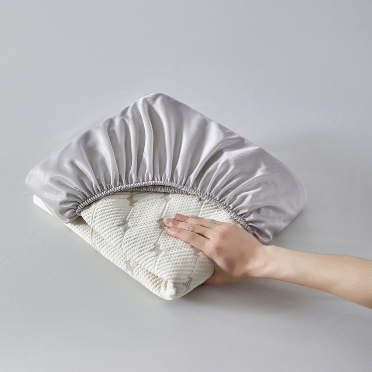 91家纺网 家纺一手货源 找家纺 满座家居 2026新款乙纶高冰凉感高分子PE凉席床笠款冰丝席三件套 锦驭