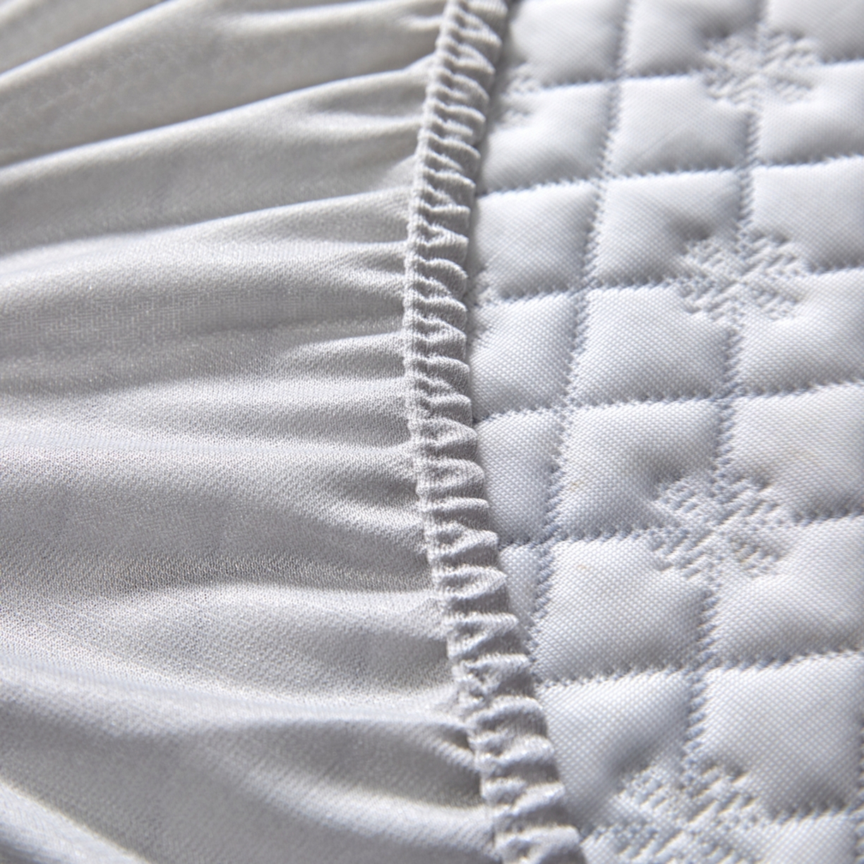 91家纺网 家纺一手货源 找家纺 满座家居 2026新款乙纶高冰凉感高分子PE凉席床笠款冰丝席三件套 铂雅