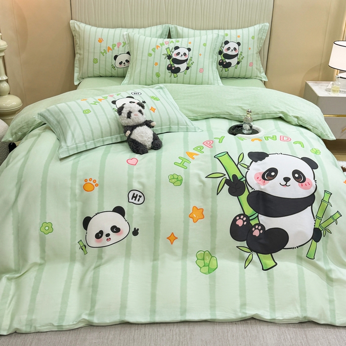 91家纺网 家纺一手货源 找家纺 红日子纺织品 2026新款13070全棉纯棉数码印花大版印花四件套 熊猫抱竹-绿